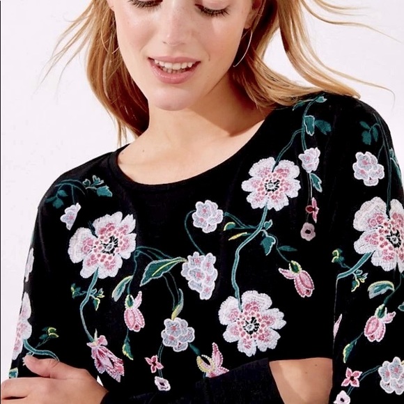 LOFT Tops - Lightly worn LOFT embroidered long sleeve top
